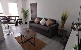 Great Bright And Spacious Apart + Private Parking